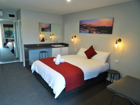Merewether Motel - Accommodation Tasmania 1