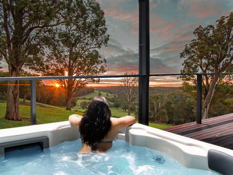 Scarlet Woods Chalet - Accommodation Tasmania 0