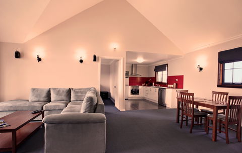 Scarlet Woods Chalet - Accommodation Tasmania 1