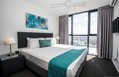 Synergy  Broadbeach - Accommodation Tasmania 1