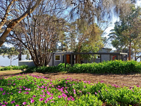 Taylors Bay Cottage - Accommodation Tasmania 0