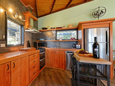 Taylors Bay Cottage - Accommodation Tasmania 1