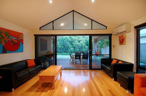 The Sanctuary - Accommodation Tasmania 0