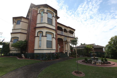 The Grand On Macfie - Accommodation Tasmania 1