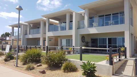 Wallaroo Jetty Holiday Accommodation - Accommodation Tasmania 1