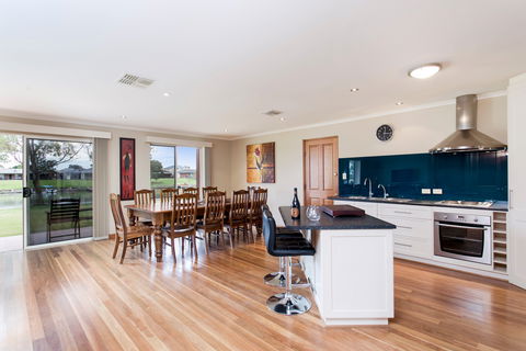 Windy's At Wellington - Accommodation Tasmania 2