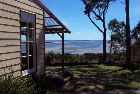The Island Spa And Cottages - Accommodation Tasmania 1