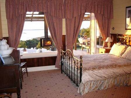 The Island Spa And Cottages - Accommodation Tasmania 3