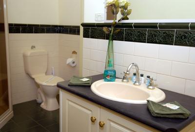 Warrnambools No 1 Luxury Apartment - Accommodation Tasmania 5