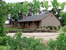 VineCrest Fine Barossa Wine - Accommodation Tasmania 0
