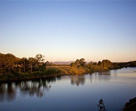 Lake Wivenhoe - Accommodation Tasmania 0