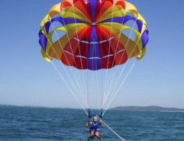 Port Stephens Parasailing - Accommodation Tasmania 2