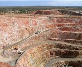 Fort Bourke Hill Lookout And Open Cut Mine - Accommodation Tasmania 0
