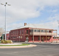Kellys Rugby Hotel and Bottle Shop - Accommodation Tasmania