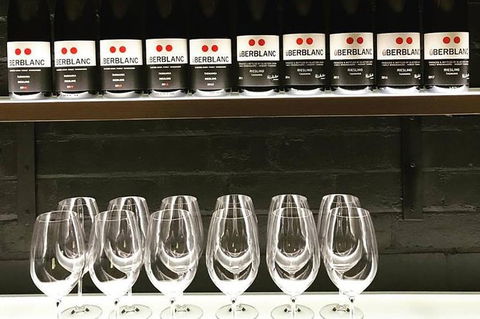 Hobart Small Group Wine Tour Saturday Afternoon: Wines, Gins & Cheeses - Accommodation Tasmania 1
