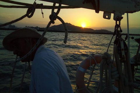 Townsville Early Morning Sailing Cruise Boat Tour - Accommodation Tasmania 7