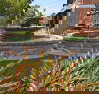 Bauer and Wiles Memorial Fountain - Accommodation Tasmania