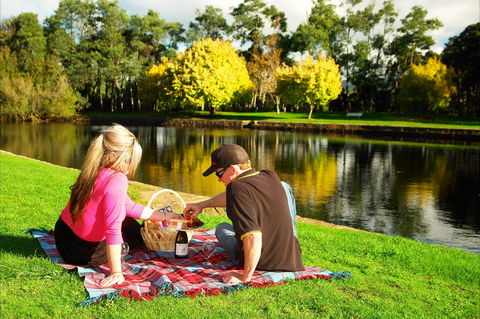Bells Parade Reserve - Accommodation Tasmania 2