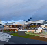 Varias Restaurant and Function Centre at the Queensland College of Wine Tourism - Accommodation Tasmania
