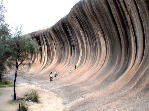 Wave Rock - Accommodation Tasmania 2