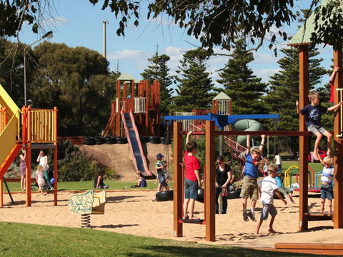 Lake Pertobe - Accommodation Tasmania 0