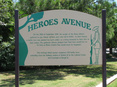 War Memorial And Heroes Avenue, Roma - Accommodation Tasmania 2