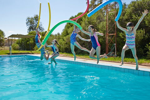 Oaklands War Memorial Swimming Pool - Accommodation Tasmania 0