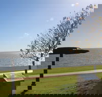 The Donald Campbell Obelisk - Accommodation Tasmania