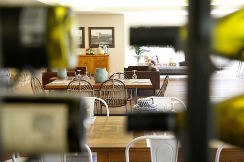 Tulloch Wines - Wine Tasting Paired With Local Handmade Chocolates - Accommodation Tasmania 7
