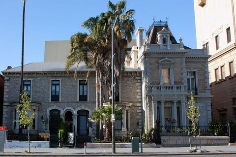 Adelaide Airport Transfers : Airport ADL To Adelaide City In Luxury Car - Accommodation Tasmania 4