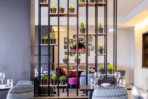 MRepublic Restaurant, Bar And Lounge - Accommodation Tasmania 3
