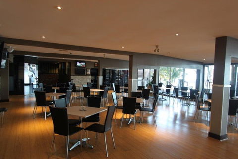 The Beachcomber Hotel - Accommodation Tasmania 3