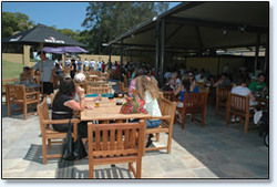 Bateau Bay Hotel - Accommodation Tasmania 1