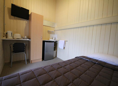 Grand Hotel (Mount Morgan) - Accommodation Tasmania 1