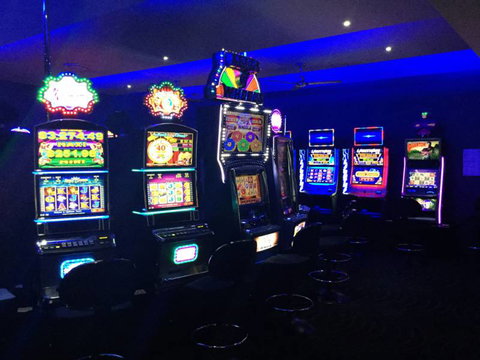 Sails Sports Bar - Accommodation Tasmania 2