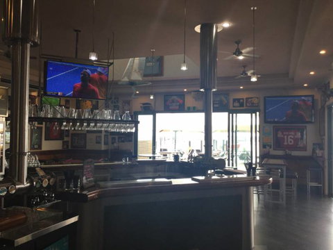 Sails Sports Bar - Accommodation Tasmania 3