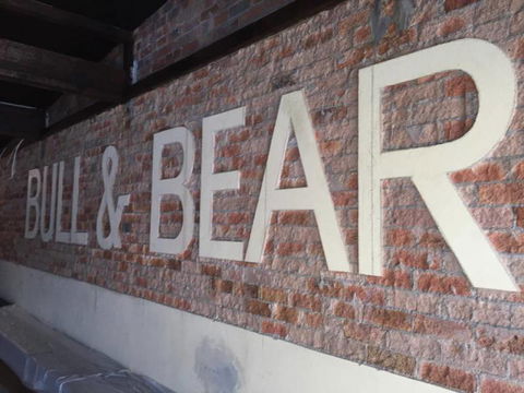 Bull & Bear - Accommodation Tasmania 3