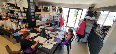 School Holidays - Kids Art Class - Painting - Accommodation Tasmania 2