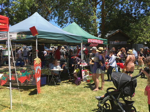 Macclesfield Strawberry Fete - Accommodation Tasmania 1
