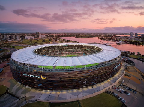 Fremantle Dockers V West Coast Eagles - AFL Round 7 - Accommodation Tasmania 1