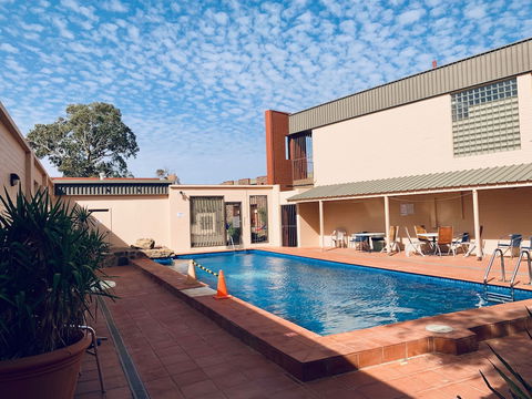 Desert Cave Hotel - Accommodation Tasmania 2