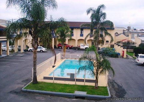 Econo Lodge Hacienda International - Accommodation Tasmania 0