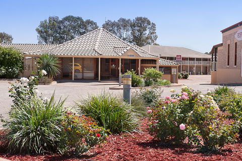 The Standpipe Golf Motor Inn - Accommodation Tasmania 0