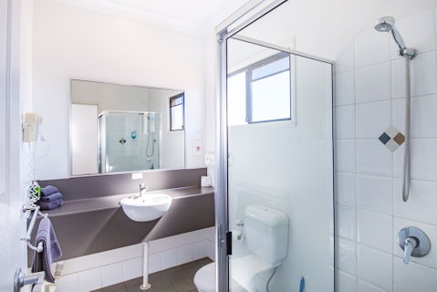 Ascot Lodge Motor Inn Kingaroy - Accommodation Tasmania 4