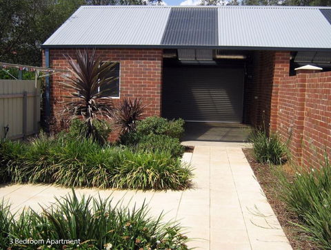 Charles Sturt Suites & Apartments - Accommodation Tasmania 1