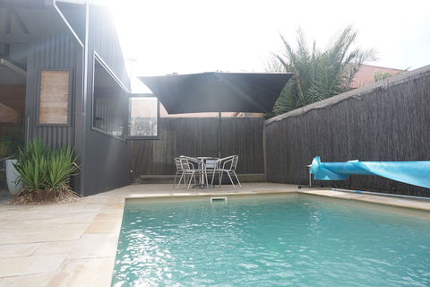 Charles Sturt Suites & Apartments - Accommodation Tasmania 4