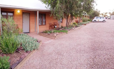 Mud Hut Motel - Accommodation Tasmania 1