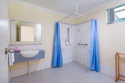 Surfside Ocean Beach - Accommodation Tasmania 2