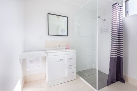 Surfside Ocean Beach - Accommodation Tasmania 1