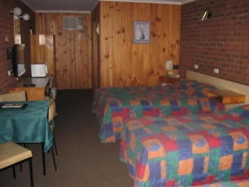 Country Roads Motor Inn Narrandera - Accommodation Tasmania 6